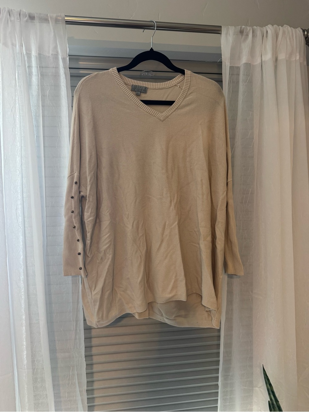 Joseph A Beige V-Neck Button-Sleeve Knit Top